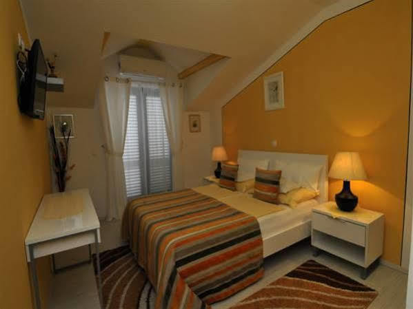 Hotel Haus Am Meer ซัฟทัท ภายนอก รูปภาพ